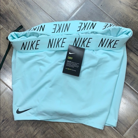 NIKE Women’s running shorts with Dri-Fit Technolog - Picture 4 of 14